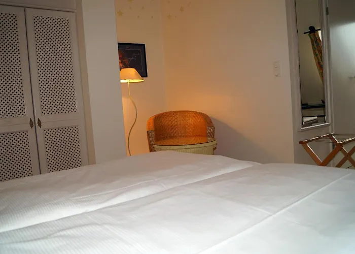 Hotel Entree Gross Borstel Garni 4*