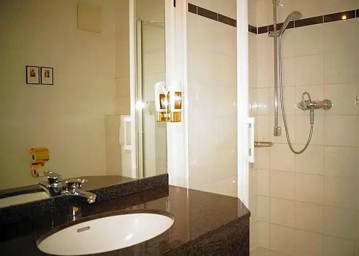 Hotel Entree Gross Borstel Garni 4*