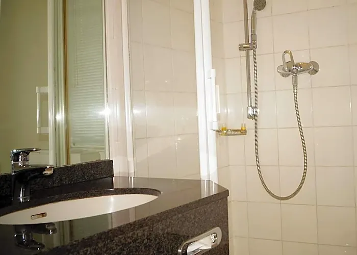 Hotel Entree Gross Borstel Garni 4*