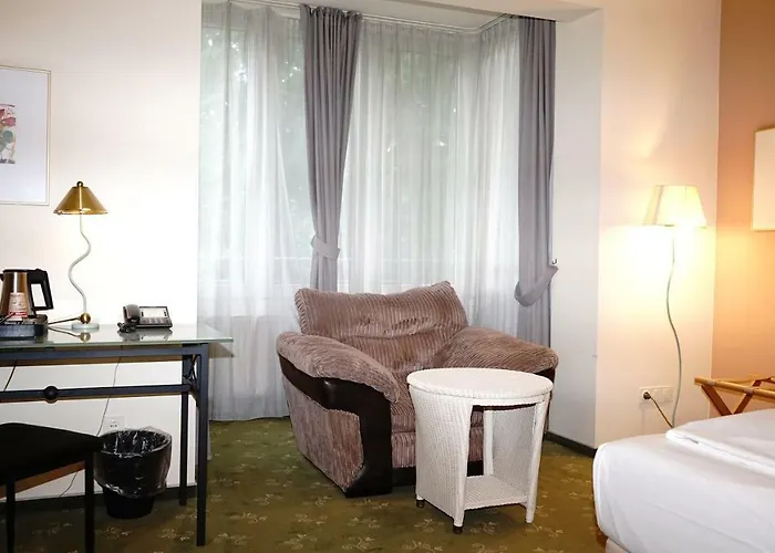 Hotel Entree Gross Borstel Garni 4*